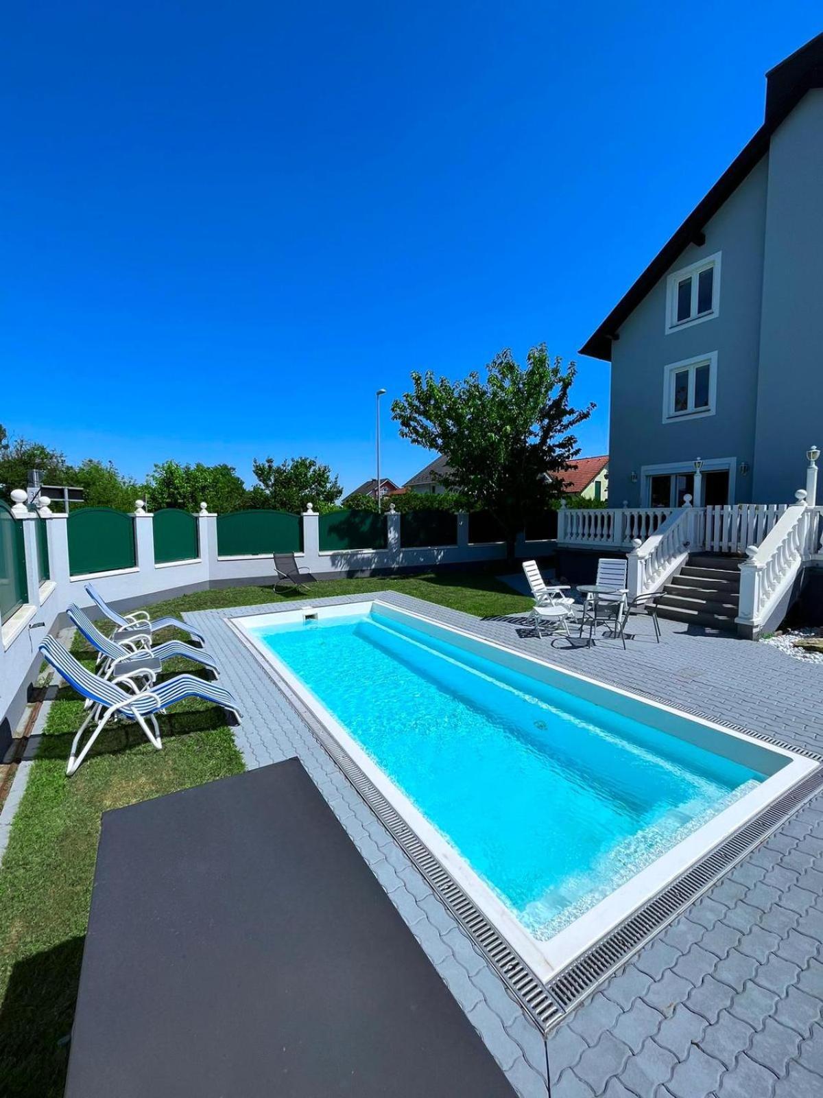 Luxurioeses Apartment Mit Pool Vienna Exterior photo